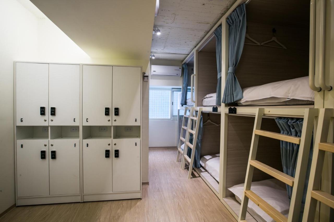 Stray Birds Taichung Hostel Экстерьер фото