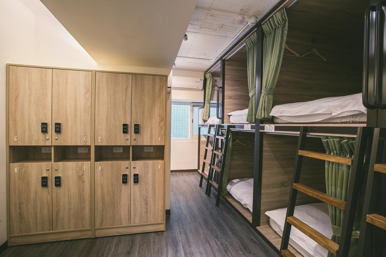 Stray Birds Taichung Hostel Экстерьер фото