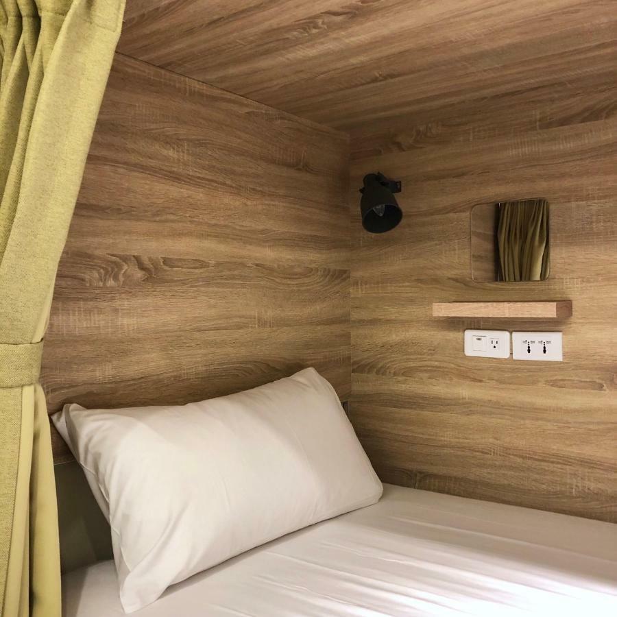 Stray Birds Taichung Hostel Экстерьер фото