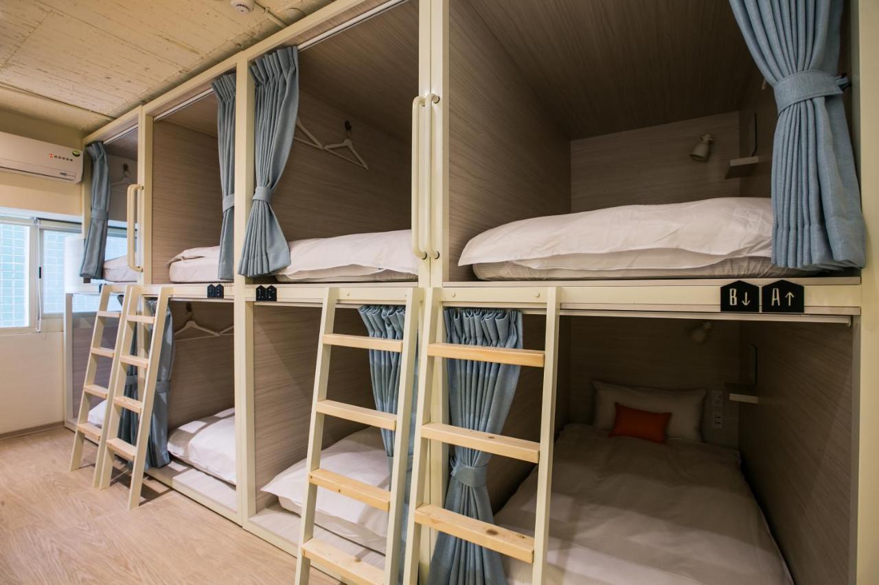 Stray Birds Taichung Hostel Экстерьер фото